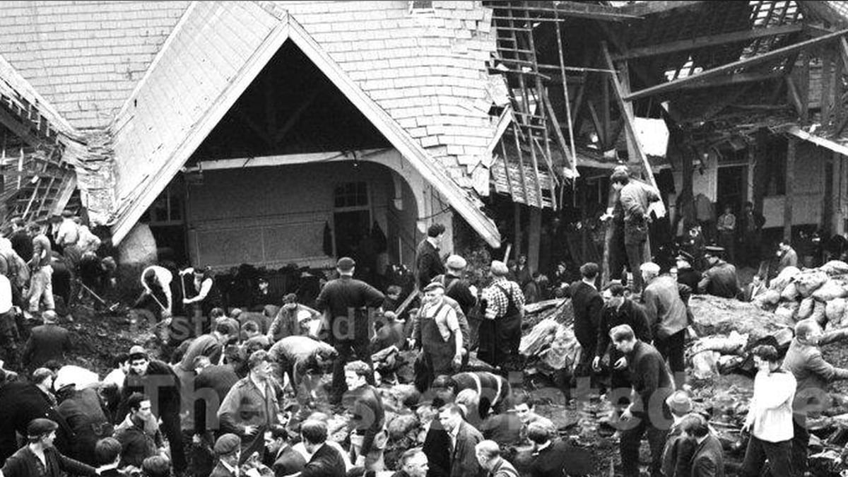 Aberfan archive format article 1536x1024